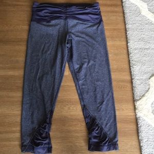 Lululemon crops size 8